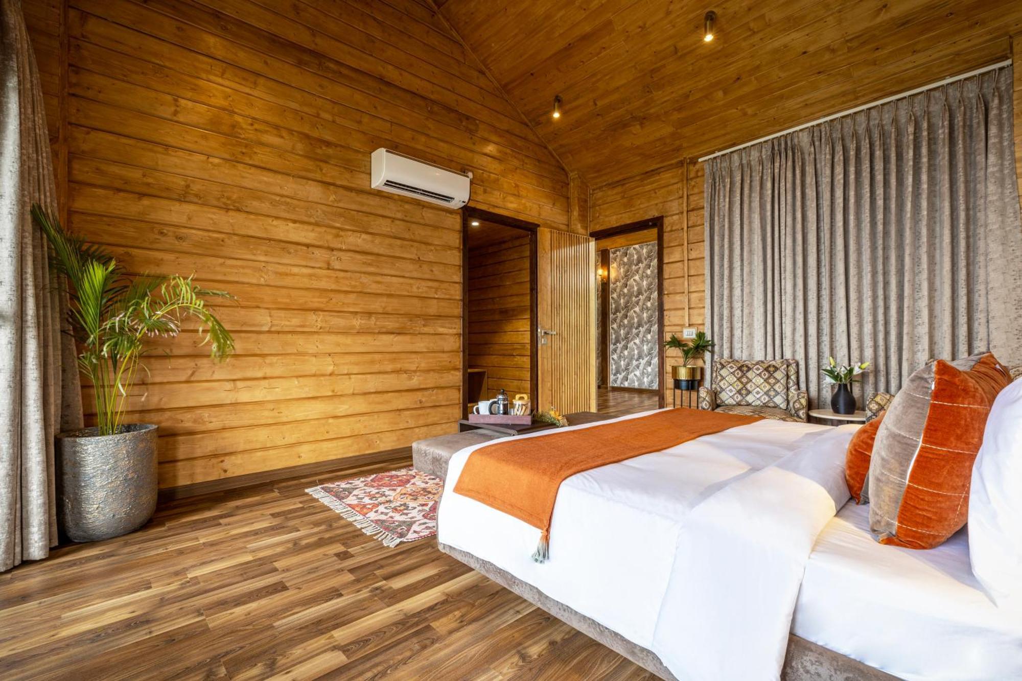Ama Stays & Trails Kashi House, Rishikesh Exterior photo